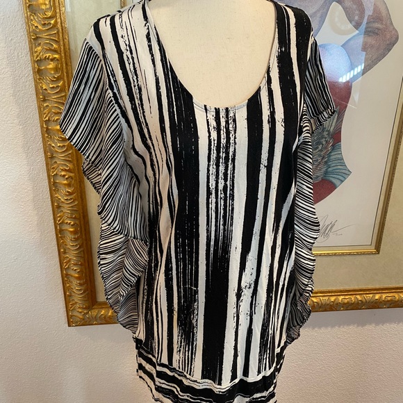 Black and white blouse - Picture 6 of 10